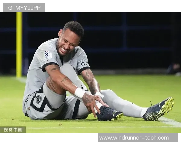 内马尔再度受伤影响巴黎欧冠前景球队士气堪忧