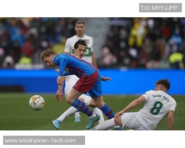 加维引领新时代足球潮流展现年轻球员的无限潜力与未来发展方向